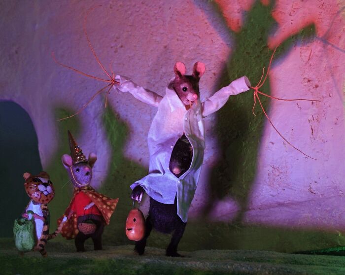 30 Charming And Detailed Miniature Worlds From Maggie Rudy’s Mouseland