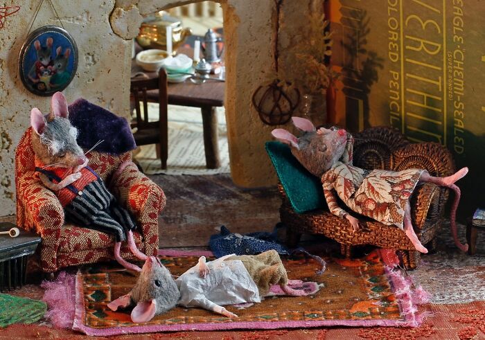 30 Charming And Detailed Miniature Worlds From Maggie Rudy’s Mouseland