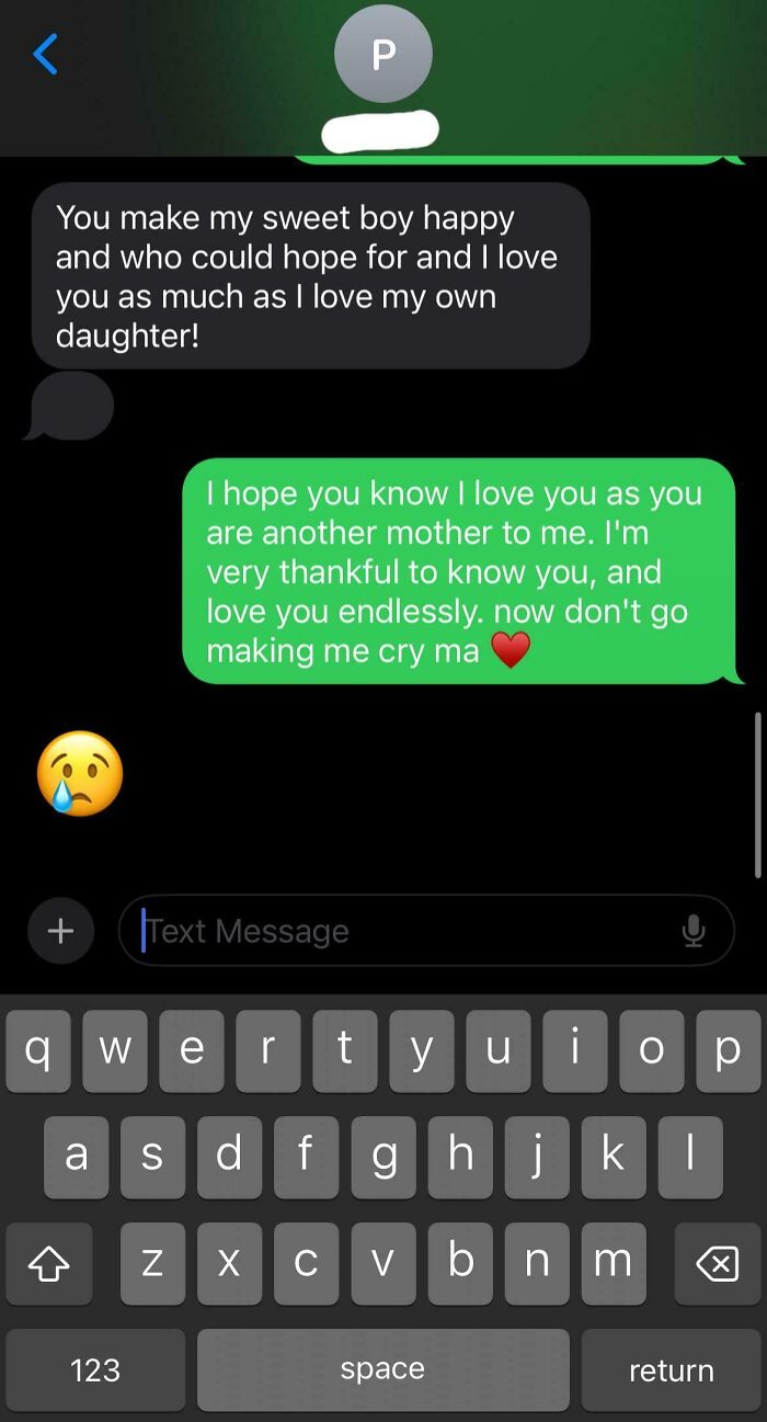 Text conversation expressing love and gratitude between individuals, highlighting amazing mothers-in-law.