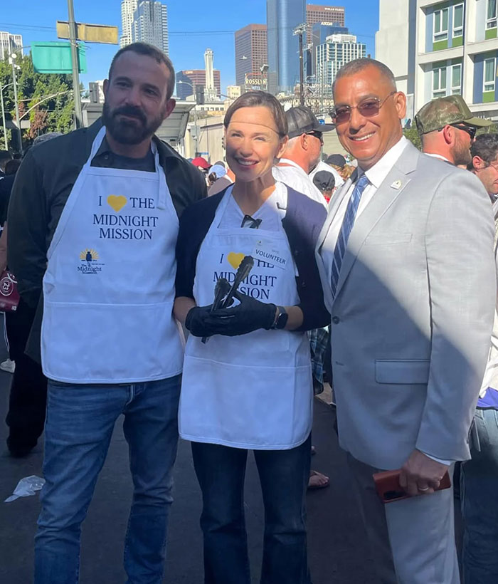 J.Lo Stuns In Revenge Dress After Ben Affleck’s Holiday With Jennifer Garner: “Trying So Hard” J.Lo Stuns In Revenge Dress After Ben Affleck’s Holiday With Jennifer Garner: “Trying So Hard”