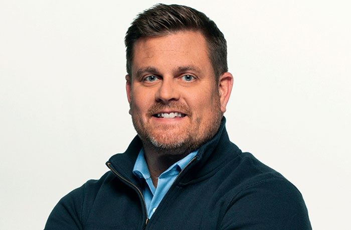 CEO Brian Thompson Assassinated In Broad Daylight, Netizens Speculate “Professional Hit” CEO Brian Thompson Assassinated In Broad Daylight, Netizens Speculate “Professional Hit”