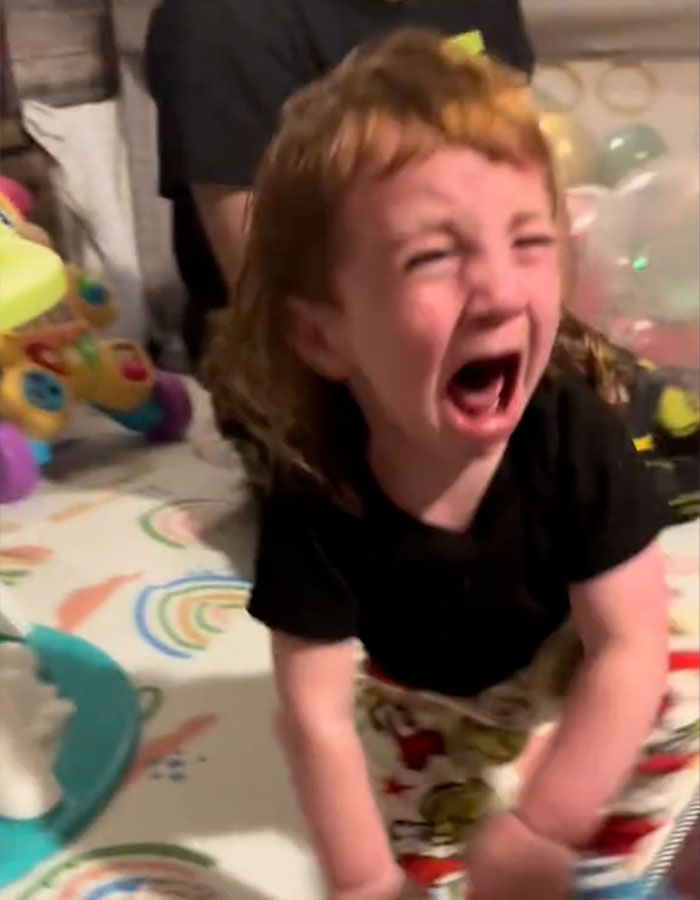 “So Mean”: Parents Slammed Over Controversial Grinch Trend That Leaves Children In Tears “So Mean”: Parents Slammed Over Controversial Grinch Trend That Leaves Children In Tears