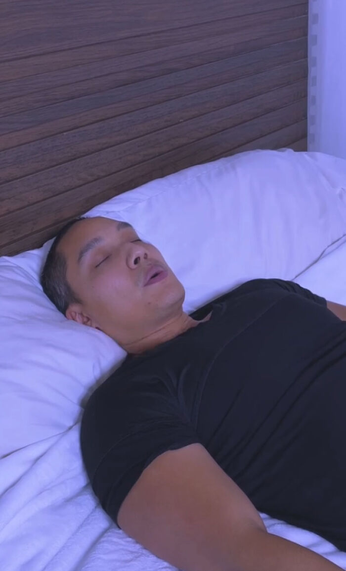 Military Sleep Method Helps You Fall Asleep In 2 Minutes: “It Definitely Works” Military Sleep Method Helps You Fall Asleep In 2 Minutes: “It Definitely Works”