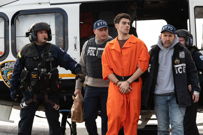 People Accuse NYPD Of "Extra Theatrics" While Luigi Mangione's Perp Walk Is Going Viral People Accuse NYPD Of "Extra Theatrics" While Luigi Mangione's Perp Walk Is Going Viral