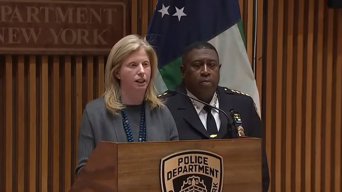 CEO Brian Thompson Assassinated In Broad Daylight, Netizens Speculate “Professional Hit” CEO Brian Thompson Assassinated In Broad Daylight, Netizens Speculate “Professional Hit”