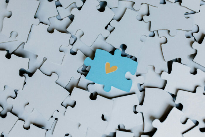 “Which Piece Fits Here?”: 15 Images And You Have To Find The Missing Piece In Each Of Them “Which Piece Fits Here?”: 15 Images And You Have To Find The Missing Piece In Each Of Them