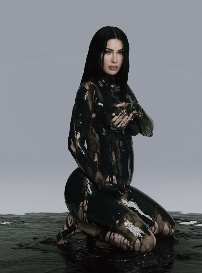 Pregnant Megan Fox And Machine Gun Kelly Break Up One Month After Confirming Baby News Pregnant Megan Fox And Machine Gun Kelly Break Up One Month After Confirming Baby News