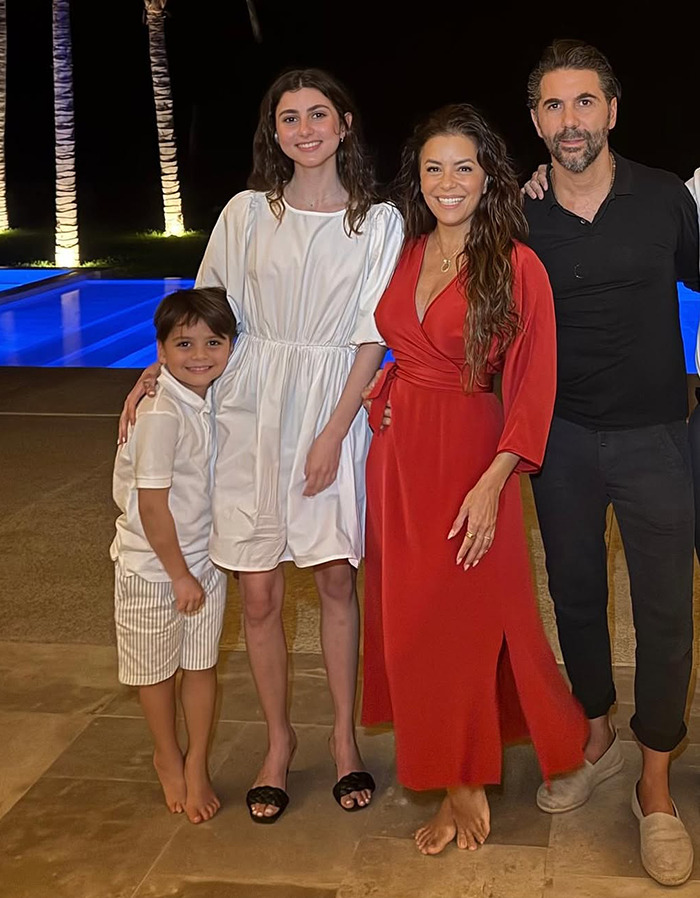 “Aging Backwards”: Eva Longoria Rings In Christmas Season With “Out Of Office” Bikini Photos “Aging Backwards”: Eva Longoria Rings In Christmas Season With “Out Of Office” Bikini Photos