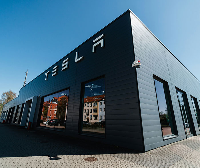 Tesla Blames Young Man For Crash That Tragically Ended His Life While In ‘Autopilot’ Mode Tesla Blames Young Man For Crash That Tragically Ended His Life While In ‘Autopilot’ Mode