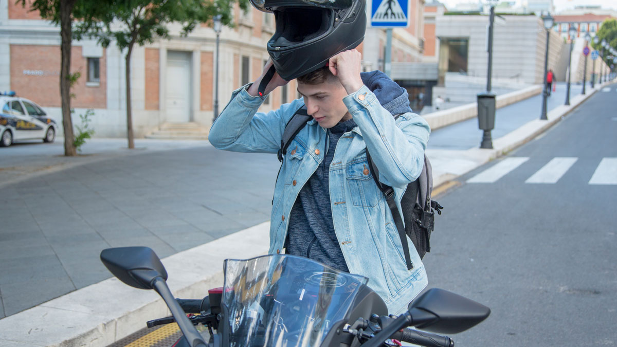 Manager Lowers Employee’s Hours Over New Purchase: “She Didn’t Want To Hear It”