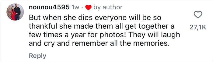 “Poor Mamma”: The Internet Is Divided Over Family’s Controversial Holiday Card Photo “Poor Mamma”: The Internet Is Divided Over Family’s Controversial Holiday Card Photo