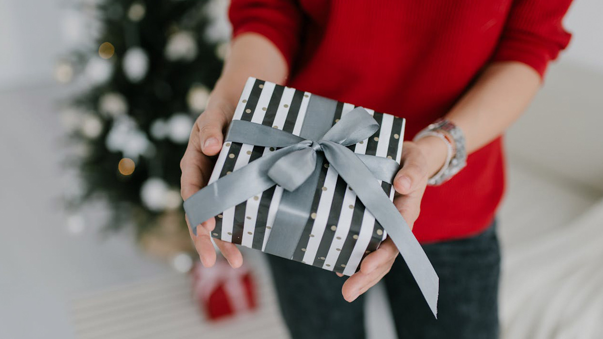 Woman Appalled At Family’s Attitude Towards Her Wealth, Cancels Xmas For Taking Advantage Of Her