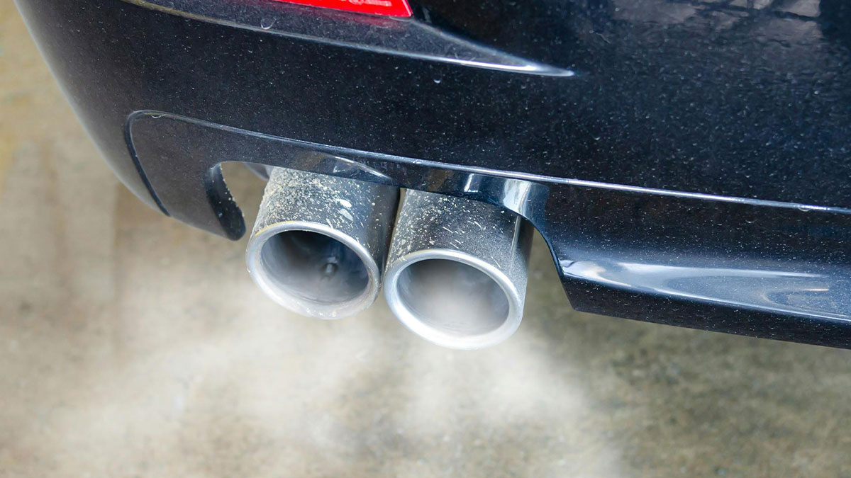 Family Wakes Up In A Hotel Room Full Of Smoke, Has To Pay For Room And ER, Rants Online