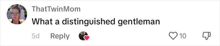 Pizzeria In Chicago Opens Doggie Treat Window, Goes Viral Due To The Most Wholesome Interactions Pizzeria In Chicago Opens Doggie Treat Window, Goes Viral Due To The Most Wholesome Interactions