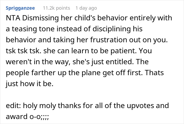 Online comment critiquing a mom ignoring child's plane tantrum, praising user's response. Online comment critiquing a mom ignoring child's plane tantrum, praising user's response.