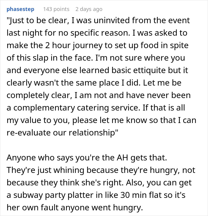 Text exchange discussing a woman uninvited from a baby shower and refusing to deliver food, causing anger. Text exchange discussing a woman uninvited from a baby shower and refusing to deliver food, causing anger.