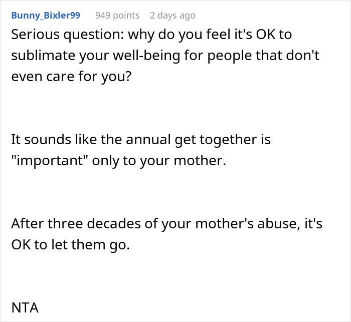 Reddit comment discussing family dynamics and leaving Thanksgiving dinner. Reddit comment discussing family dynamics and leaving Thanksgiving dinner.