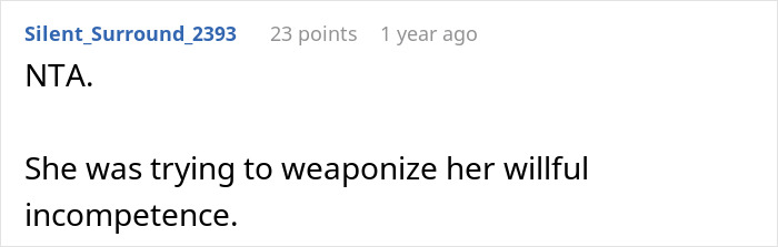 Reddit comment criticizing aunt for not RSVPing to expensive birthday party. Reddit comment criticizing aunt for not RSVPing to expensive birthday party.