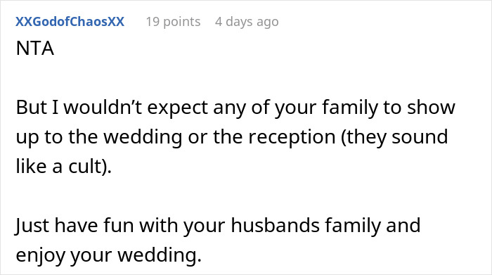 Online comment discussing a wedding date change and family dynamics. Online comment discussing a wedding date change and family dynamics.