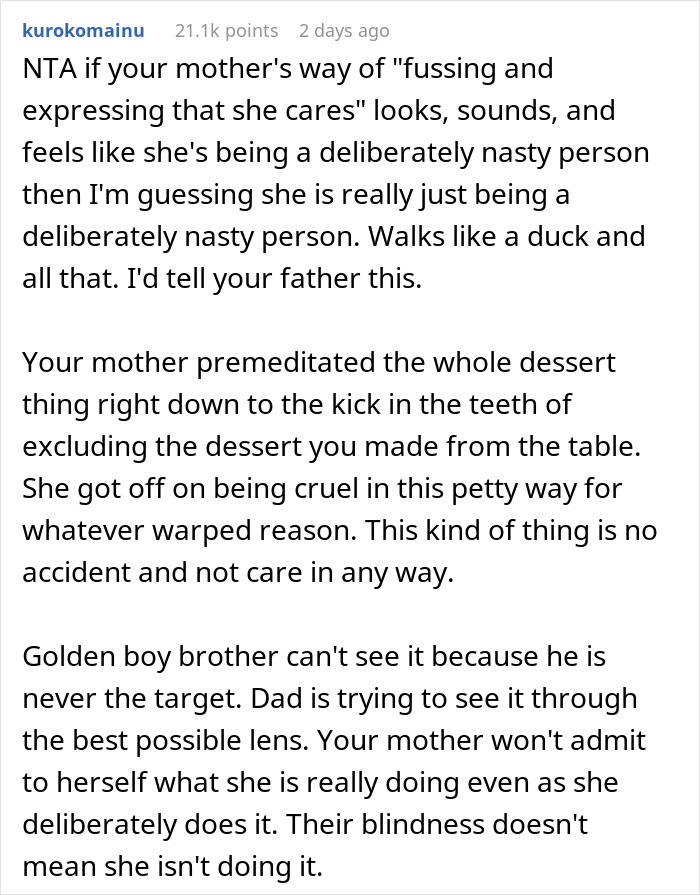 Reddit comment discussing family dynamics and dessert conflicts during Thanksgiving. Reddit comment discussing family dynamics and dessert conflicts during Thanksgiving.
