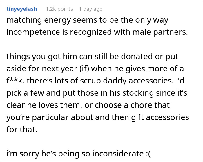 Text from a forum discussing early Christmas gift ideas for male partners. Text from a forum discussing early Christmas gift ideas for male partners.