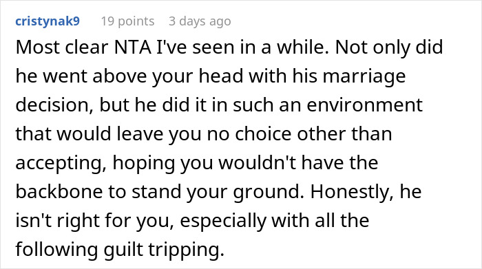 Reddit comment discussing a public proposal and private rejection, questioning the boyfriend's intentions and manipulation. Reddit comment discussing a public proposal and private rejection, questioning the boyfriend's intentions and manipulation.