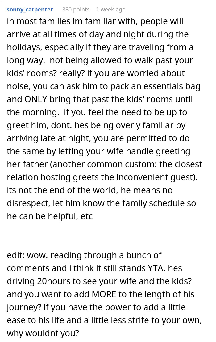 Text commentary about holidays and family disagreements over arrival times. Text commentary about holidays and family disagreements over arrival times.