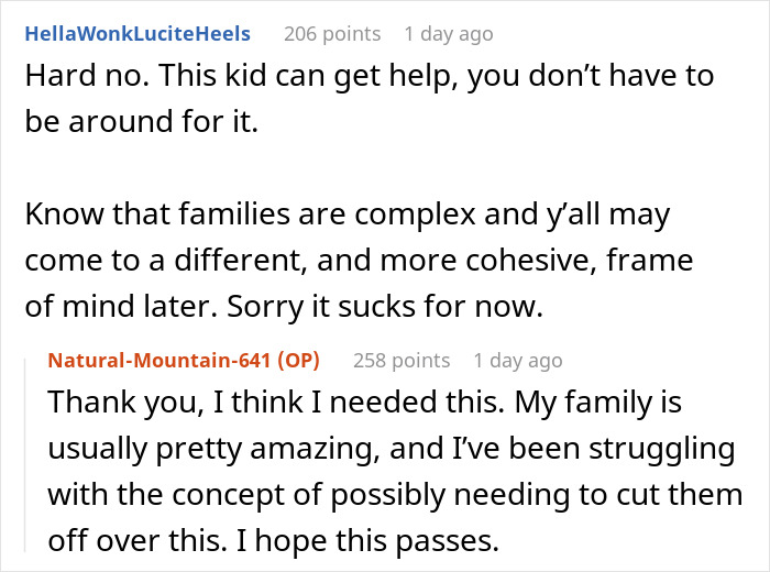 Dad And Daughter Refuse To Attend Family Trip Over One Person: "Really Need A Wake-Up Call" Dad And Daughter Refuse To Attend Family Trip Over One Person: "Really Need A Wake-Up Call"