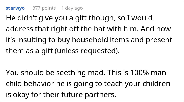 Reddit comment discussing issues with inappropriate christmas-gift-early expectations. Reddit comment discussing issues with inappropriate christmas-gift-early expectations.