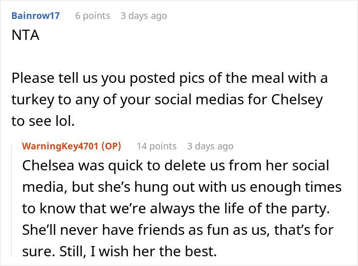 Screenshot of a Reddit thread discussing a Thanksgiving turkey and social media. Screenshot of a Reddit thread discussing a Thanksgiving turkey and social media.