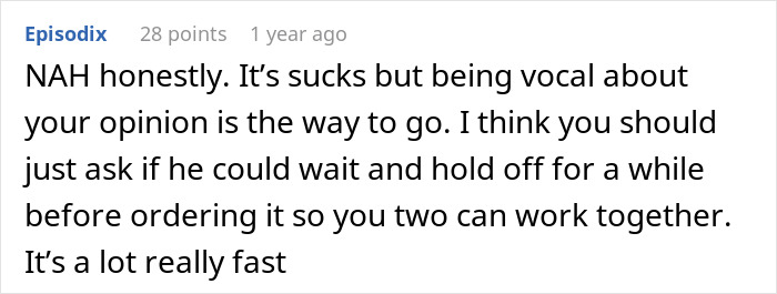 Text comment discussing a woman's feelings about her boyfriend's large photo of his late dog. Text comment discussing a woman's feelings about her boyfriend's large photo of his late dog.