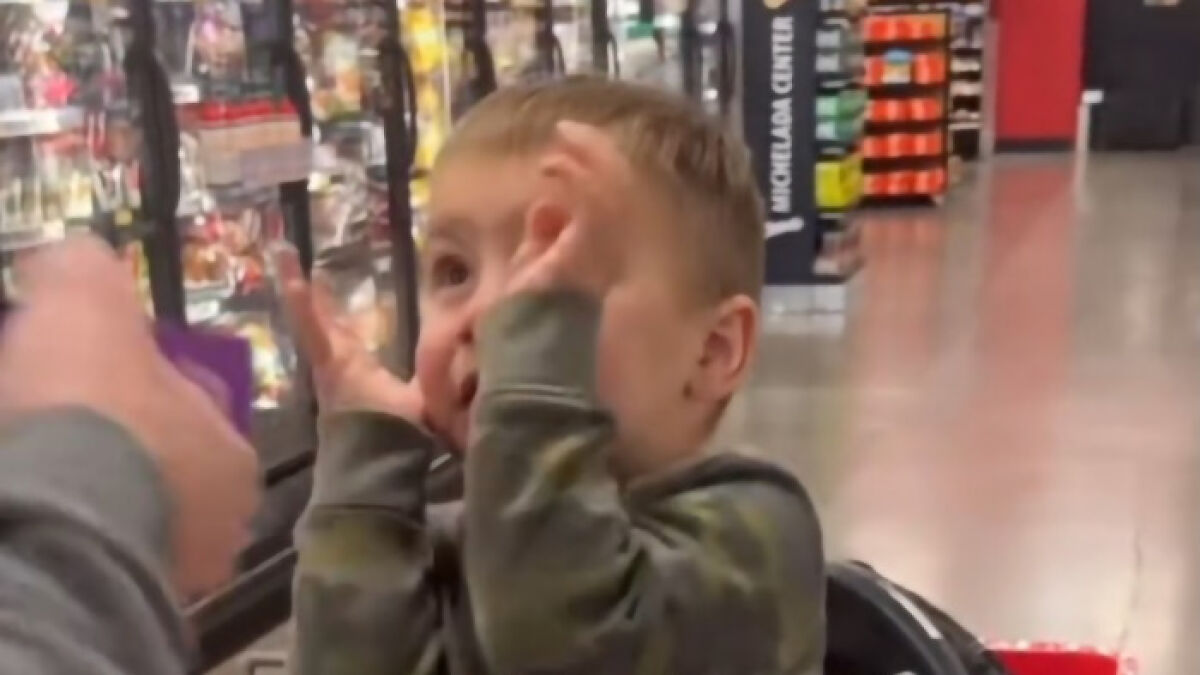 “He Looked Terrified”: Viral Momfluencer Slammed After Sharing Clip Of Son Flinching At Dad