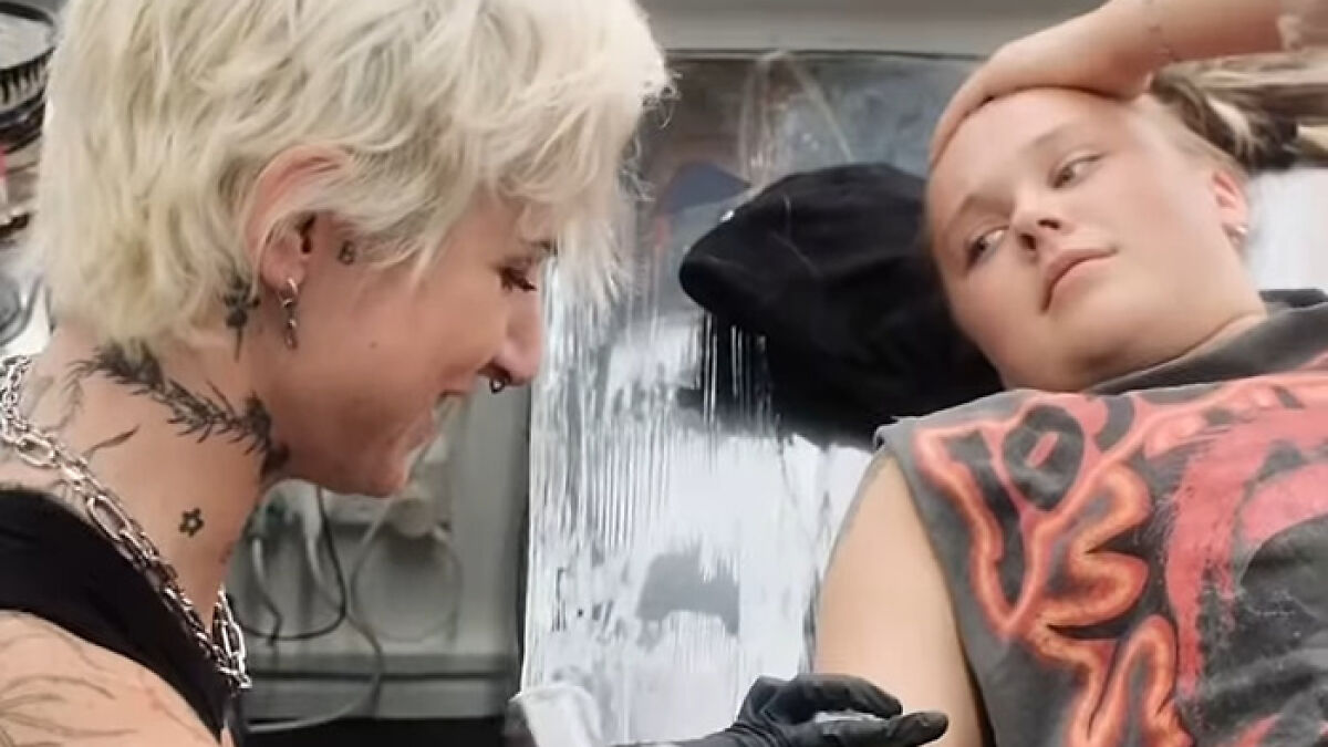 JoJo Siwa’s New Tattoo Sparks Backlash: “Ego So Big She Could Float To Space”