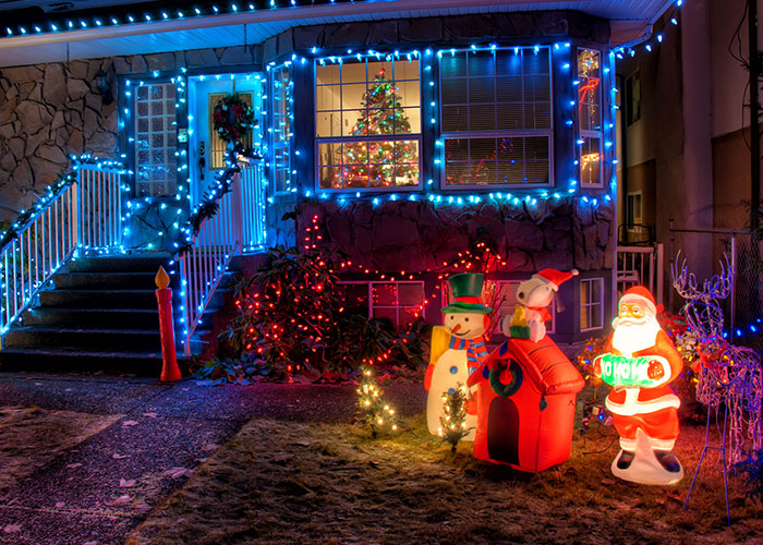 Nosy Coworker Pushes Woman To Reveal Christmas Plans, Regrets It When She Hears The Truth Nosy Coworker Pushes Woman To Reveal Christmas Plans, Regrets It When She Hears The Truth