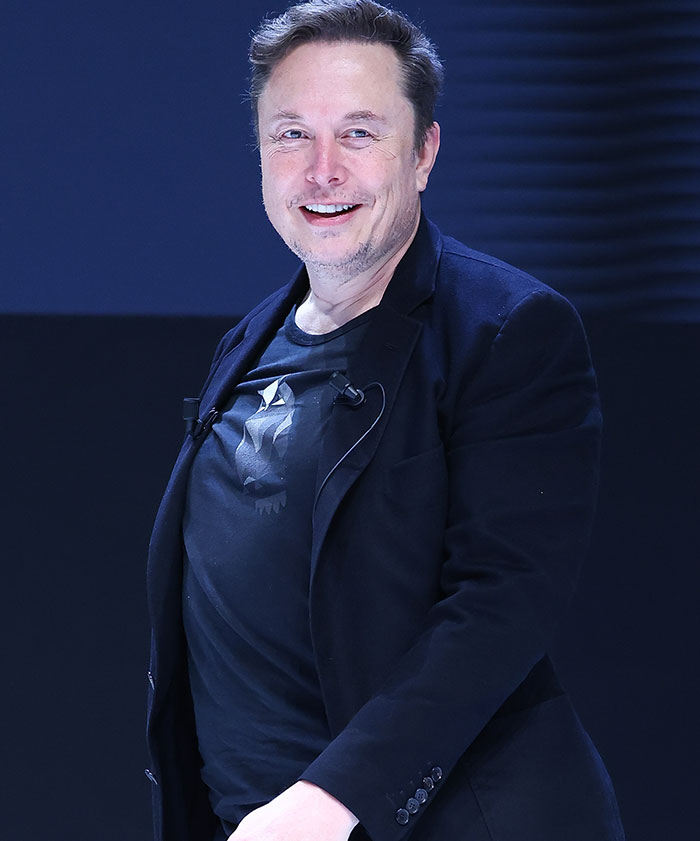 "Ozempic Santa" Elon Musk Reveals He's On Even More Powerful Weight Loss Med "Ozempic Santa" Elon Musk Reveals He's On Even More Powerful Weight Loss Med