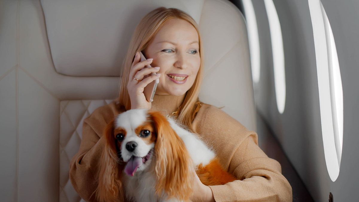 Tall Woman Nearly Has Her Spacious Seat Nabbed By Passenger With Dog, Puts Her Foot Down