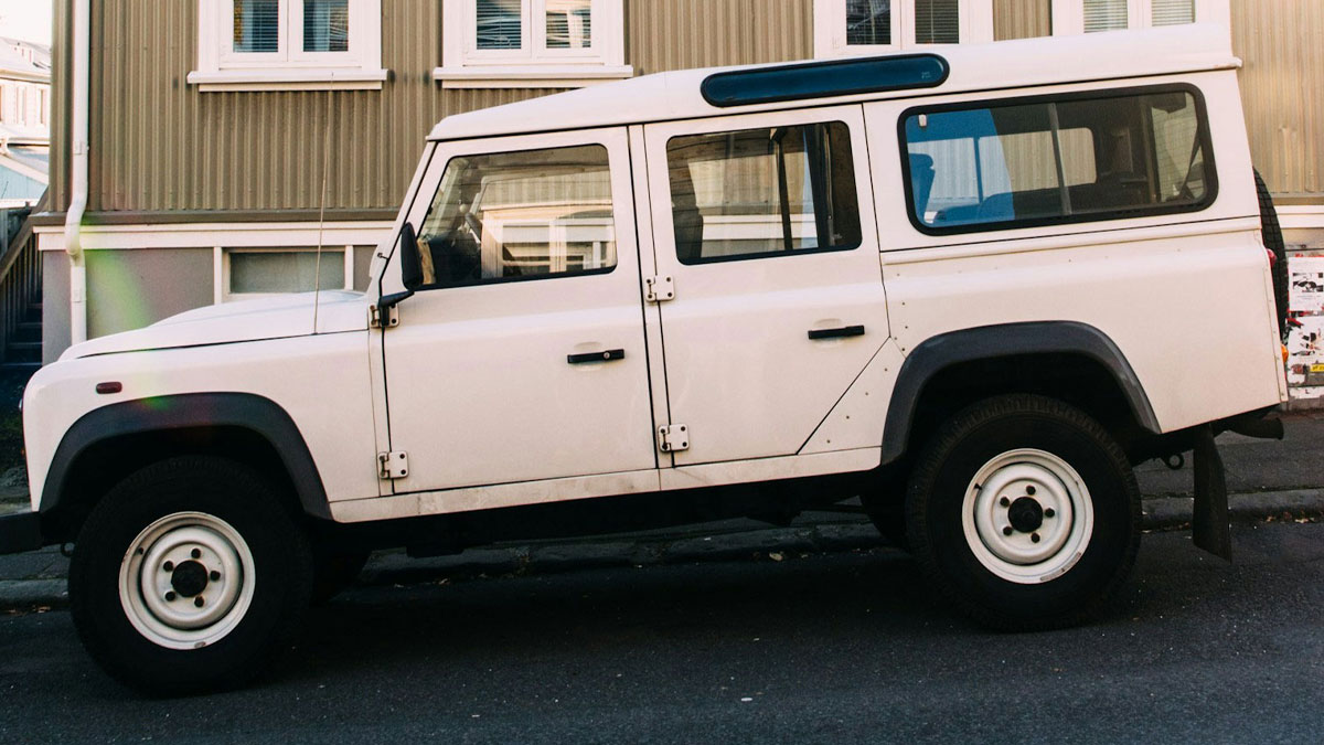 Woman Gets Sweet Revenge On Man Who Keeps Parking Illegally By Smearing Jam On His Van