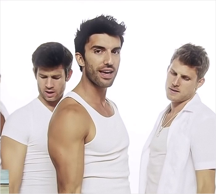 “He’s A Creep”: Justin Baldoni’s 27-Minute Proposal Video Being Branded As A Massive “Red Flag” “He’s A Creep”: Justin Baldoni’s 27-Minute Proposal Video Being Branded As A Massive “Red Flag”