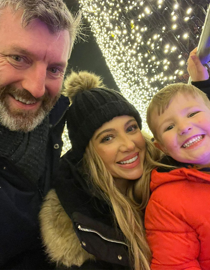 “Did You Marry Emma Or Daddy?”: After Woman Gets Wedding Photos Back, Son Asks About Bridesmaid “Did You Marry Emma Or Daddy?”: After Woman Gets Wedding Photos Back, Son Asks About Bridesmaid