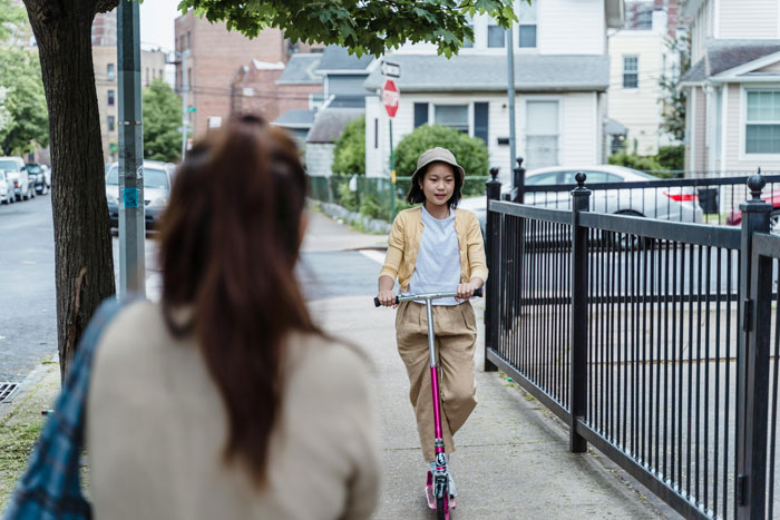 Guy Wonders If He’s A Jerk For Not Taking In His Neighbor’s Kid And Calling The Police Instead Guy Wonders If He’s A Jerk For Not Taking In His Neighbor’s Kid And Calling The Police Instead