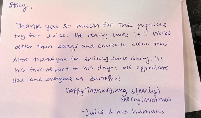 Pizzeria In Chicago Opens Doggie Treat Window, Goes Viral Due To The Most Wholesome Interactions Pizzeria In Chicago Opens Doggie Treat Window, Goes Viral Due To The Most Wholesome Interactions