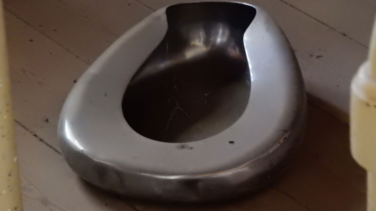 Body Positivity Influencer Can’t Believe Nurse Needs Team To Help Lift Her, Gets Her Feelings Hurt