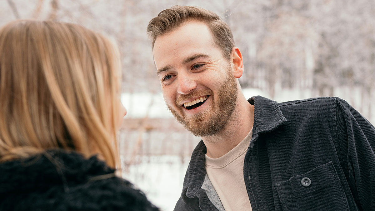 Woman Asks Fiancé To Postpone The Wedding After Seeing His Interactions With A New Female Friend
