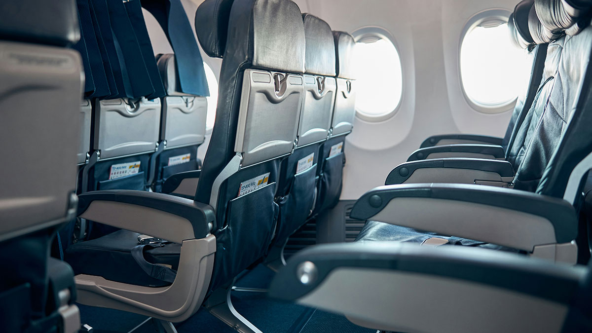 Passenger Refuses Seat Swap With Entitled Mother, Faces Emotional Backlash For Calling Her OutPassenger Refuses Seat Swap With Entitled Mother, Faces Emotional Backlash For Calling Her Out