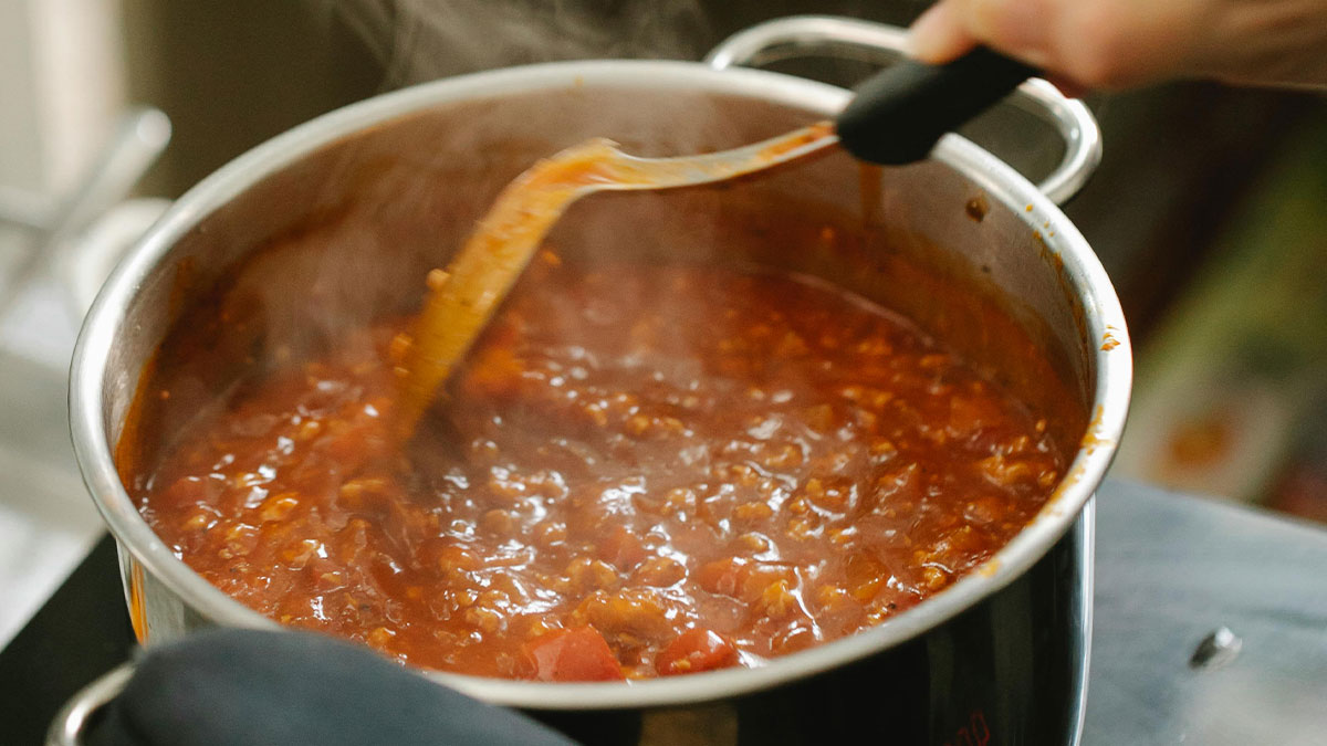 Person Prepares A Surprise For Food-Thieving Roommate, She Falls Right Into Their Trap