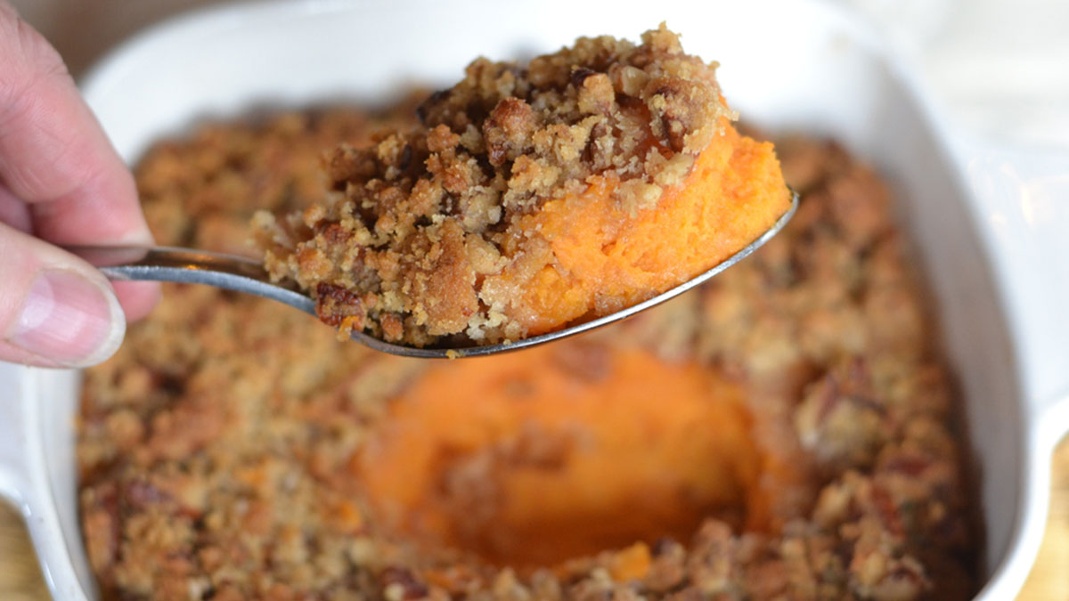 Woman Called Out For Not Trying SIL’s Famous Casserole: “She Brought Last Year’s Leftovers”