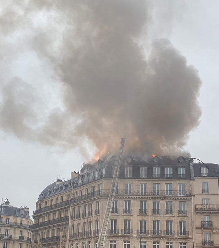 Eiffel Tower Allegedly Evacuated After Fire Breaks Out At Iconic Paris Tourist Attraction Eiffel Tower Allegedly Evacuated After Fire Breaks Out At Iconic Paris Tourist Attraction