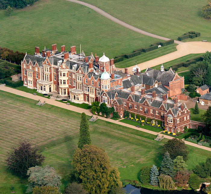 Royal Family’s Weirdest Christmas Traditions—Including Why Prince Louis Eats In A Different Room Royal Family’s Weirdest Christmas Traditions—Including Why Prince Louis Eats In A Different Room