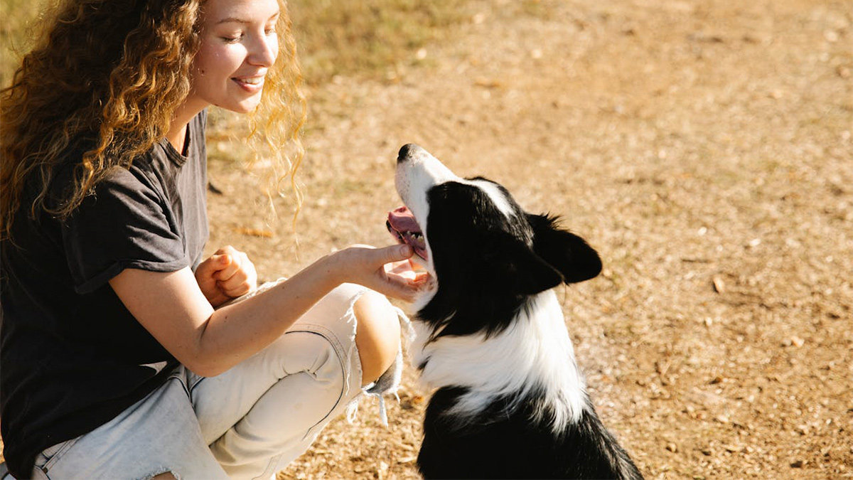 30 Small Ways To Tell If Someone Is A Truly Good Person, According To The Internet