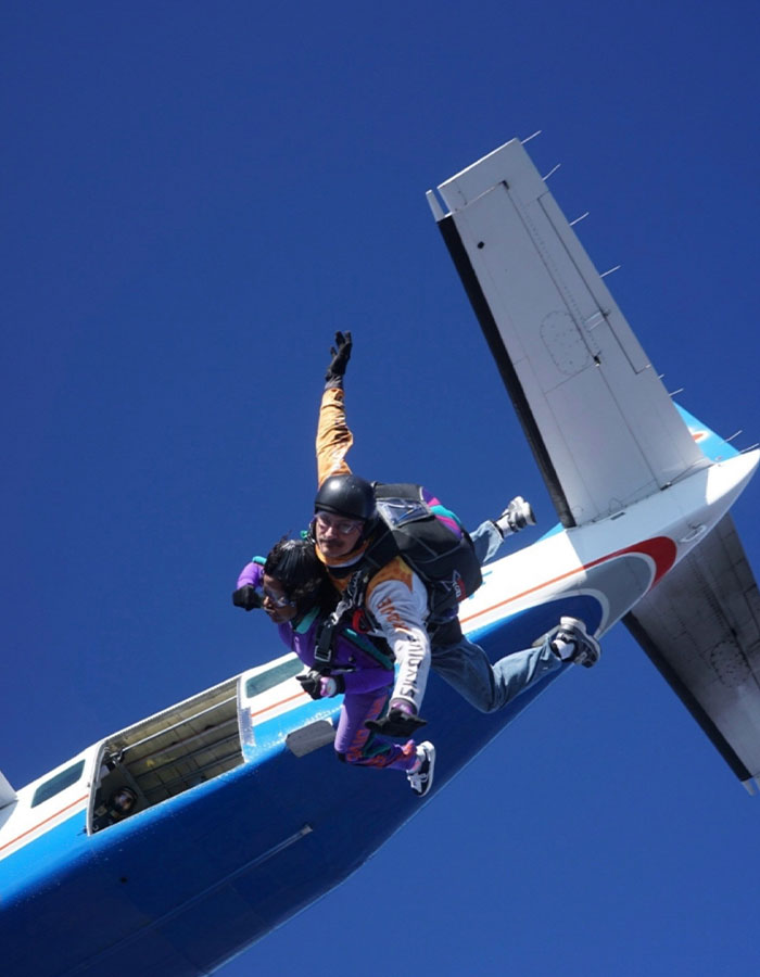 Friends Win $10K After One Ends Up In Hospital In Body Bag Before Going Skydiving Anyway Friends Win $10K After One Ends Up In Hospital In Body Bag Before Going Skydiving Anyway